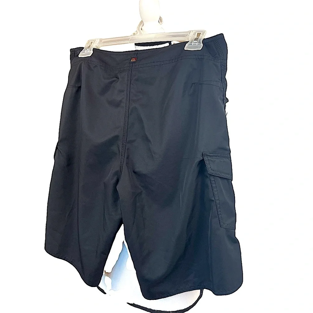 Quicksilver Men’s Black Swim / Board Shorts Size 33